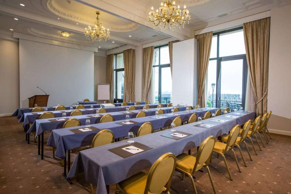 Meeting room in Lausanne Near the Station, Hôtel de la Paix